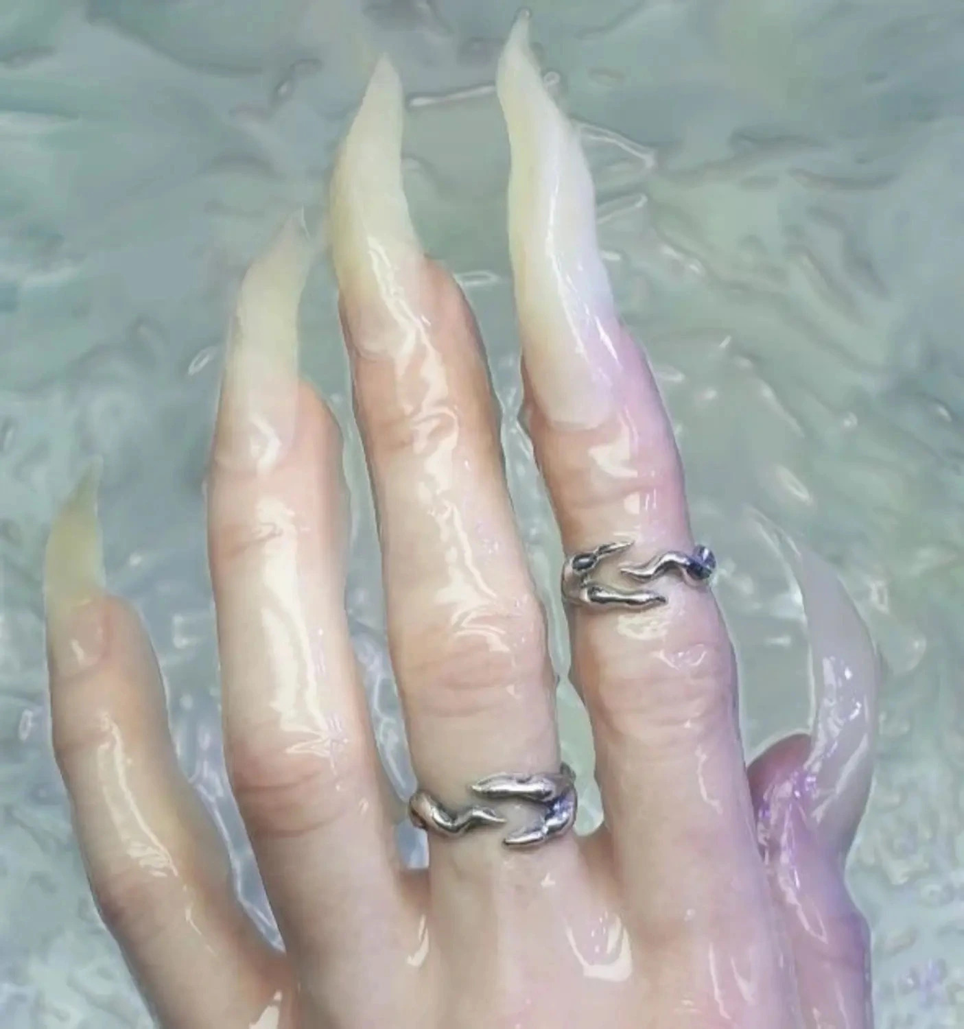 /archive/2021-2022/healing-sounds/Images/large/Page 2, object 26.webp